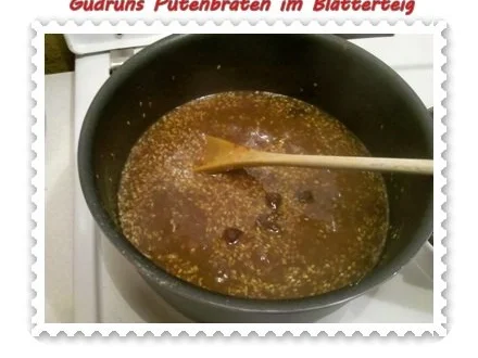 Rezept: Soßen: Putenbraten im Teigmantel mit Sesamsoße und grüne Bohnen im Schinkenmantel III Bild Nr. 4 Soßen: Putenbraten im Teigmantel mit Sesamsoße und grüne Bohnen im Schinkenmantel III - Rezept - Bild Nr. 4