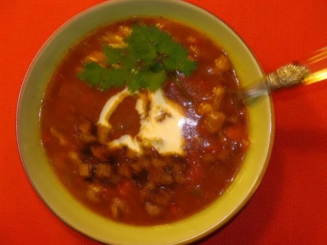 Suppen: Gulaschsuppe für die Sylvesterparty - Rezept