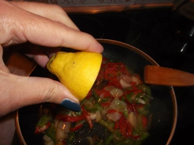 Rezept: Paprika-Pastilla mit Fadennudeln Bild Nr. 3 Paprika-Pastilla mit Fadennudeln - Rezept - Bild Nr. 3