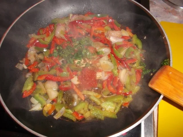 Rezept: Paprika-Pastilla mit Fadennudeln Bild Nr. 4 Paprika-Pastilla mit Fadennudeln - Rezept - Bild Nr. 4