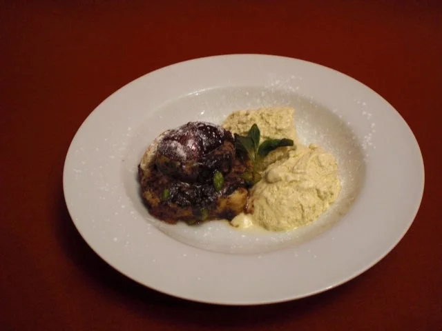 Gebackene Feigen mit Orangen, Pistazien und Mascarpone auf knusprigem Untergrund - Rezept