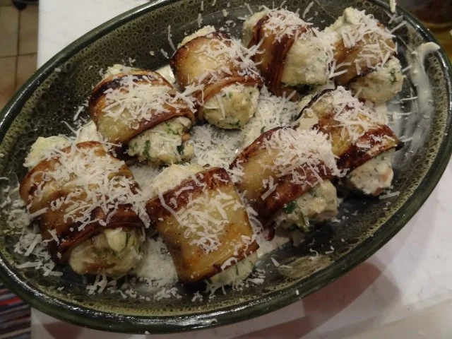 Rezept: Ricottanocken mit gebratener Aubergine und Salbeibutter Bild Nr. 2 Ricottanocken mit gebratener Aubergine und Salbeibutter - Rezept - Bild Nr. 2