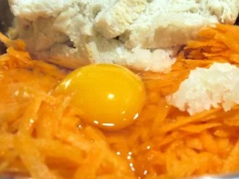 Hackfleisch-Möhren-Röllchen auf Tomaten-Quinoa - Rezept - Bild Nr. 5