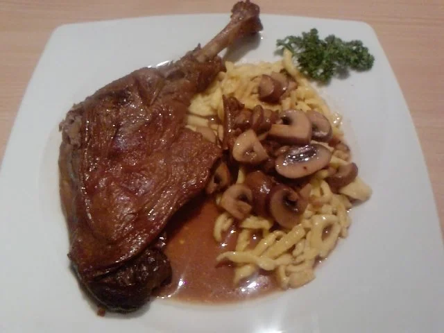 Rezept: GESCHMACK IN GÄNSEFÜßCHEN -oder- GÄNSEKEULEN AUF MEINE ART GESCHMACK IN GÄNSEFÜßCHEN -oder- GÄNSEKEULEN AUF MEINE ART - Rezept