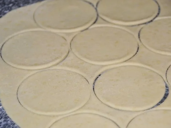 Rezept: Tapas & Fingerfood: Empanada mit Chorizo und Feta Bild Nr. 7 Tapas & Fingerfood: Empanada mit Chorizo und Feta - Rezept - Bild Nr. 7