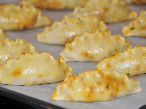 Rezept: Tapas & Fingerfood: Empanada mit Chorizo und Feta Bild Nr. 12 Tapas & Fingerfood: Empanada mit Chorizo und Feta - Rezept - Bild Nr. 12