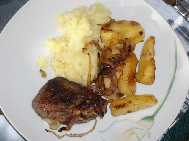 Rezept: Pute : Putenleber mit Zwiebel und Apfel Pute : Putenleber mit Zwiebel und Apfel - Rezept