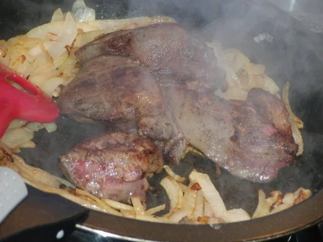 Rezept: Pute : Putenleber mit Zwiebel und Apfel Bild Nr. 5 Pute : Putenleber mit Zwiebel und Apfel - Rezept - Bild Nr. 5