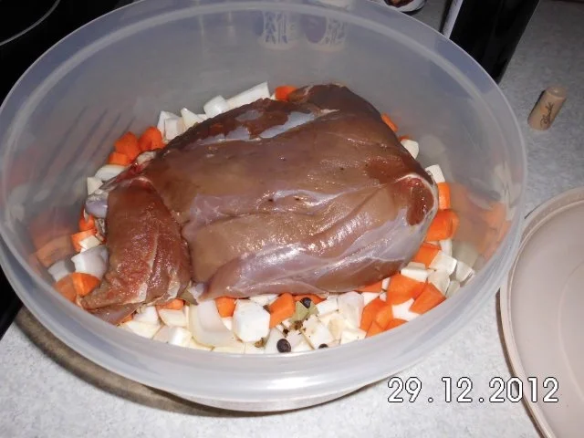 Rehkeule in Rotwein-/Johannisbeegeleesoße - Rezept - Bild Nr. 3