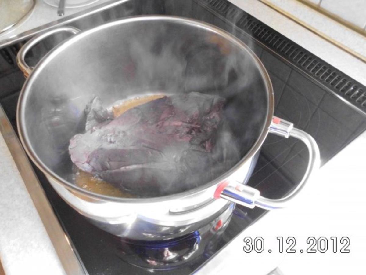 Rehkeule in Rotwein-/Johannisbeegeleesoße - Rezept