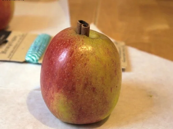 Rezept: Gebackene Äpfel mit süsser Béchamelsauce Bild Nr. 4 Gebackene Äpfel mit süsser Béchamelsauce - Rezept - Bild Nr. 4