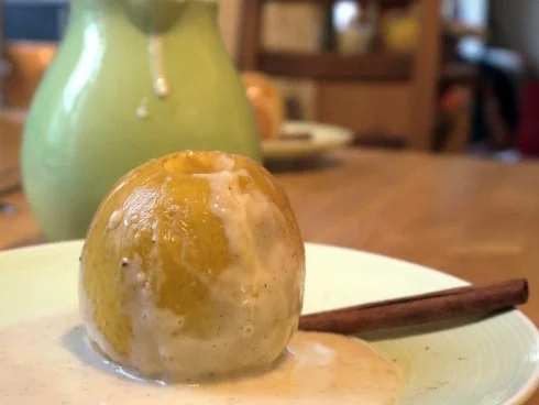 Rezept: Gebackene Äpfel mit süsser Béchamelsauce Bild Nr. 13 Gebackene Äpfel mit süsser Béchamelsauce - Rezept - Bild Nr. 13