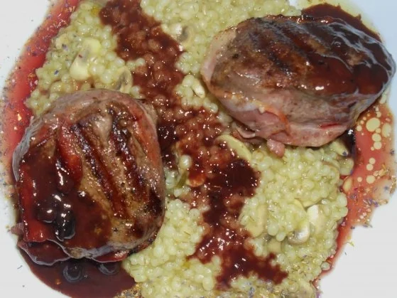 Rezept: Hirschsteak an Holunderbeersauce Bild Nr. 2 Hirschsteak an Holunderbeersauce - Rezept - Bild Nr. 2