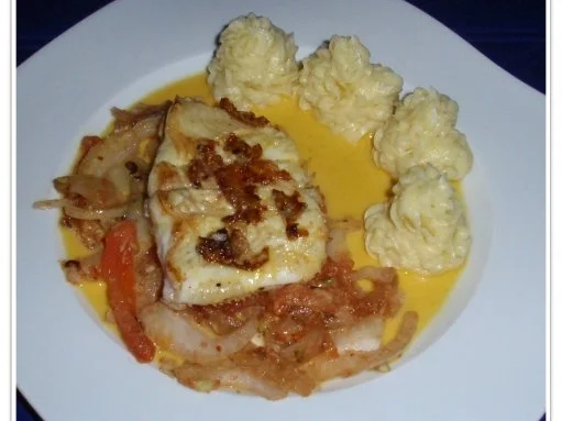 Seezunge auf gebratenem Fenchel-Tomatengemüse, Kartoffelpüree und Safran-Vanille-Sauce - Rezept - Bild Nr. 9