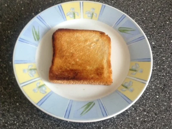 Rezept: Toast mit Räucherlachs und Avocadocreme Bild Nr. 5 Toast mit Räucherlachs und Avocadocreme - Rezept - Bild Nr. 5