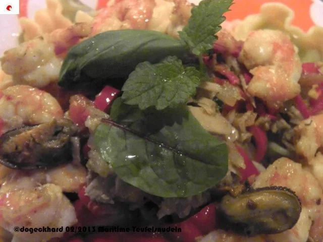 Rezept: Thunfischnudeln "Gaudeamus igitur" Bild Nr. 2 Thunfischnudeln "Gaudeamus igitur" - Rezept - Bild Nr. 2