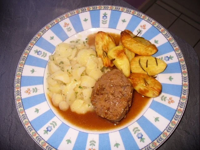 Rezept: Pastinaken, Rosmarinkartoffeln und Reste vom falschen Hasen Bild Nr. 9 Pastinaken, Rosmarinkartoffeln und Reste vom falschen Hasen - Rezept - Bild Nr. 9