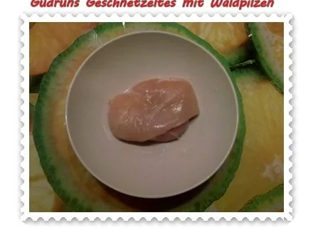 Rezept: Geflügel: Geschnetzeltes mit Waldpilzen und Steinpilznudeln Bild Nr. 2 Geflügel: Geschnetzeltes mit Waldpilzen und Steinpilznudeln - Rezept - Bild Nr. 2