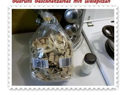 Rezept: Geflügel: Geschnetzeltes mit Waldpilzen und Steinpilznudeln Bild Nr. 9 Geflügel: Geschnetzeltes mit Waldpilzen und Steinpilznudeln - Rezept - Bild Nr. 9