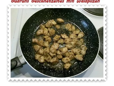 Rezept: Geflügel: Geschnetzeltes mit Waldpilzen und Steinpilznudeln Bild Nr. 12 Geflügel: Geschnetzeltes mit Waldpilzen und Steinpilznudeln - Rezept - Bild Nr. 12