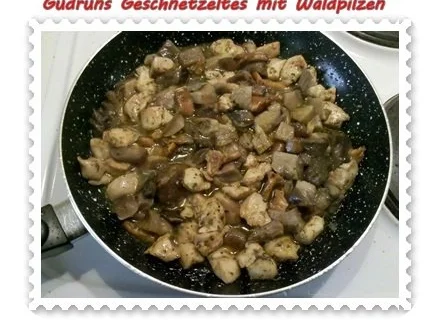 Rezept: Geflügel: Geschnetzeltes mit Waldpilzen und Steinpilznudeln Bild Nr. 13 Geflügel: Geschnetzeltes mit Waldpilzen und Steinpilznudeln - Rezept - Bild Nr. 13