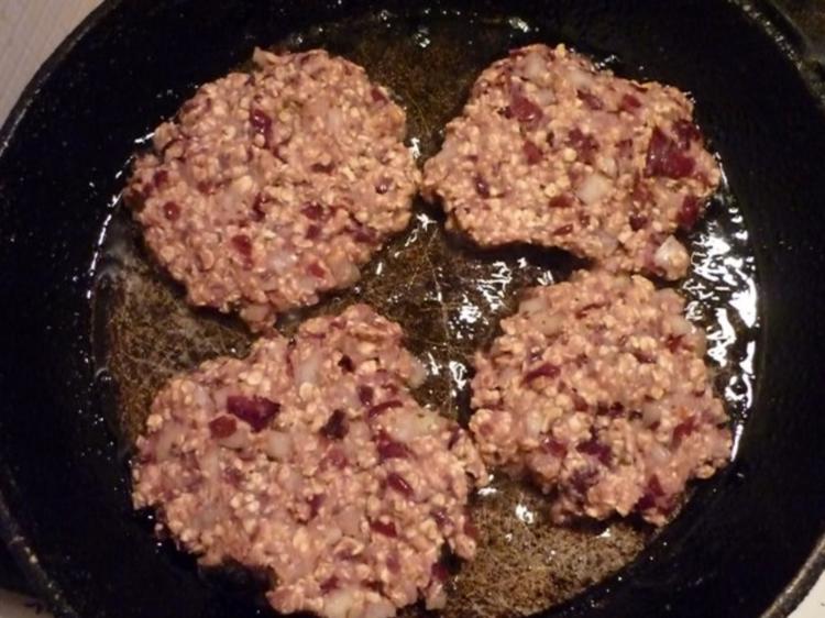 Würzige Bohnenbratlinge mit Haferflocken (auch für Burger geeignet ...