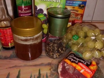 Rezept: Geflügel, Ente: Entenbrust mit Traubenbalsamicocreme an Kartoffel-Fenchel-Traubenpfanne Bild Nr. 2 Geflügel, Ente: Entenbrust mit Traubenbalsamicocreme an Kartoffel-Fenchel-Traubenpfanne - Rezept - Bild Nr. 2