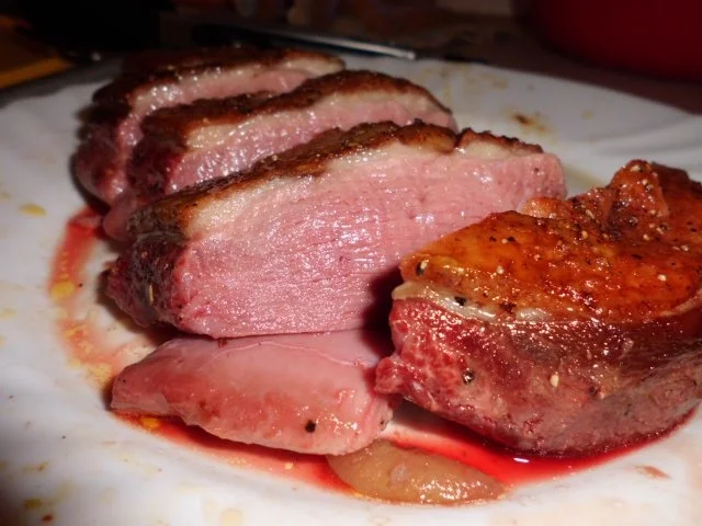 Rezept: Geflügel, Ente: Entenbrust mit Traubenbalsamicocreme an Kartoffel-Fenchel-Traubenpfanne Bild Nr. 5 Geflügel, Ente: Entenbrust mit Traubenbalsamicocreme an Kartoffel-Fenchel-Traubenpfanne - Rezept - Bild Nr. 5