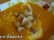 Kürbis-Orangensuppe mit Zimt-Croutons - Rezept
