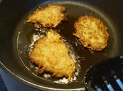 Rezept: Kartoffelpuffer mit Creme Fraiche Dip Kartoffelpuffer mit Creme Fraiche Dip - Rezept