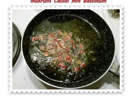 Öl: Chiliöl mit Basilikum - Rezept - Bild Nr. 4