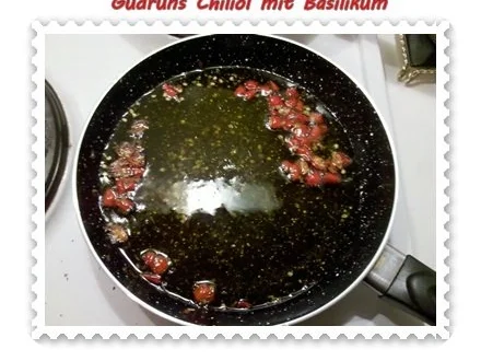 Öl: Chiliöl mit Basilikum - Rezept - Bild Nr. 5