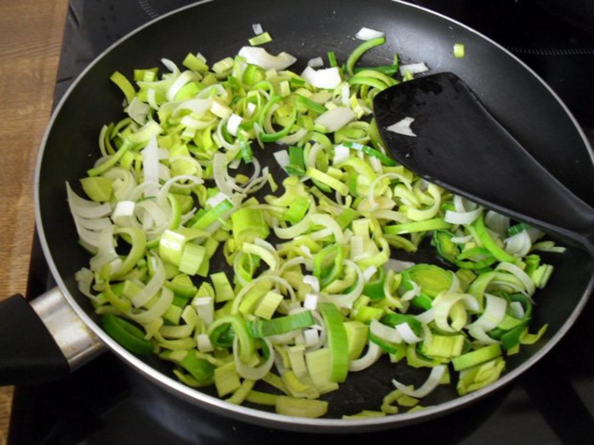 Hackbraten gefüllt mit Lauch und Champignons aus dem Ofen - Rezept - Bild Nr. 3