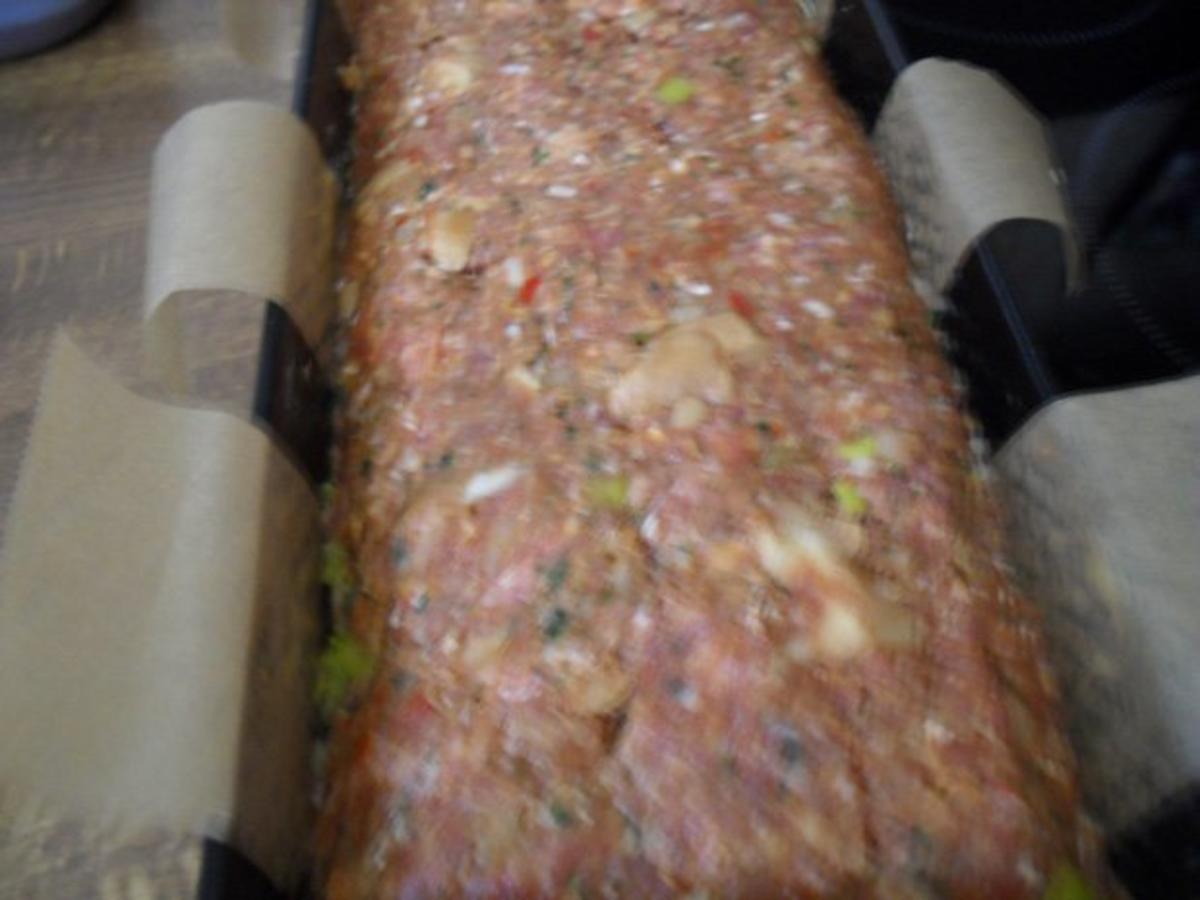 Hackbraten gefüllt mit Lauch und Champignons aus dem Ofen - einfach ...