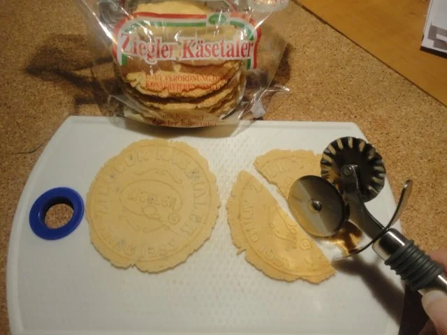 Rezept: Preiselbeer Pasteten Cräcker im Salat Bett Bild Nr. 4 Preiselbeer Pasteten Cräcker im Salat Bett - Rezept - Bild Nr. 4