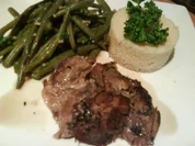 Lammschulter mit Knoblauch gespickt und NT-gegart - Rezept