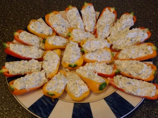 Gefüllte Minipaprikaschoten - Rezept