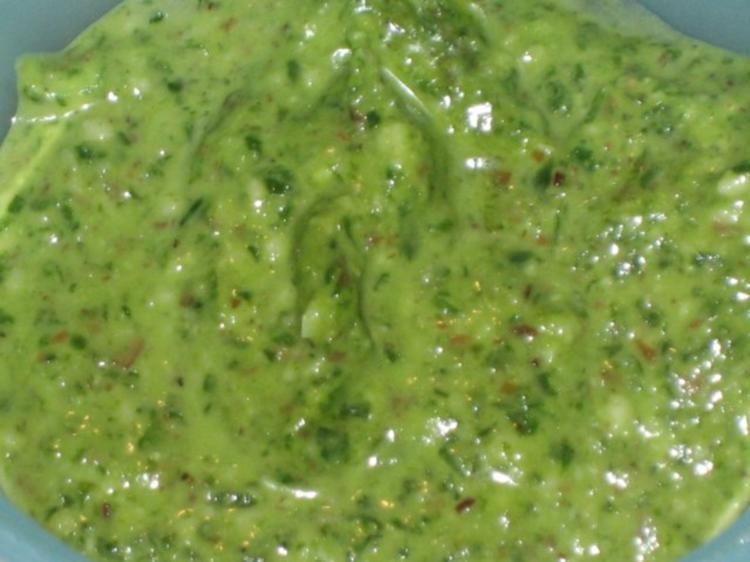 Rucola-Pesto für Käse-Röllchen - Rezept - kochbar.de