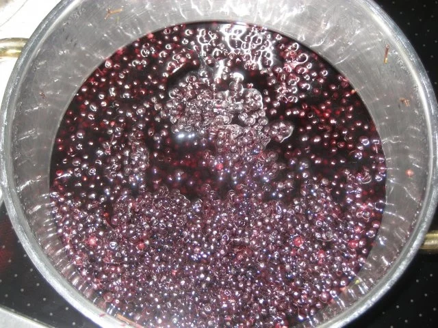 Holunderbeer-Kirschwein-Gelee - Rezept - Bild Nr. 2