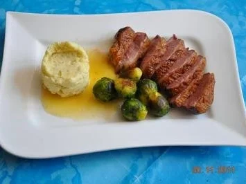 Kochen: Entenbrust mit Pfeffer-Kartoffelpüree und Olivenölbutter - Rezept - Bild Nr. 3