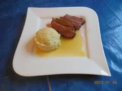 Kochen: Entenbrust mit Pfeffer-Kartoffelpüree und Olivenölbutter - Rezept