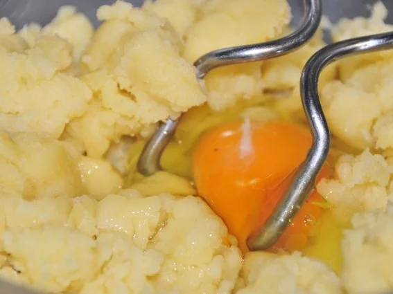 Brandteigkranz mit Vanillecreme - Rezept - Bild Nr. 7