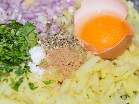 Tapas & Fingerfood: Mini Rösti mit Lachs und Sahnekren - Rezept - Bild Nr. 5