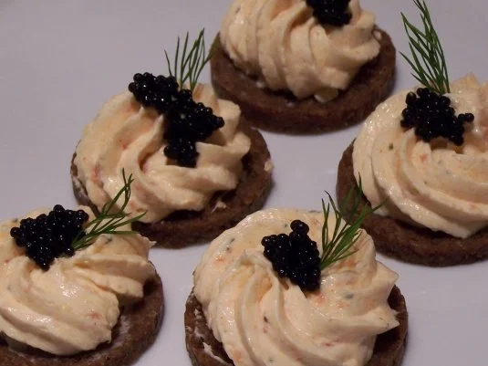Lachs-Frischkäse-Häppchen - Rezept