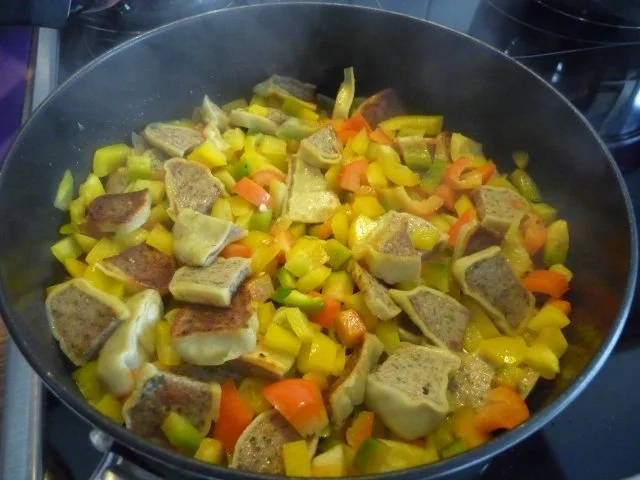 Rezept: Unter 30 Minuten : Bunte Maultaschen - Paprika - Pfanne Bild Nr. 4 Unter 30 Minuten : Bunte Maultaschen - Paprika - Pfanne - Rezept - Bild Nr. 4