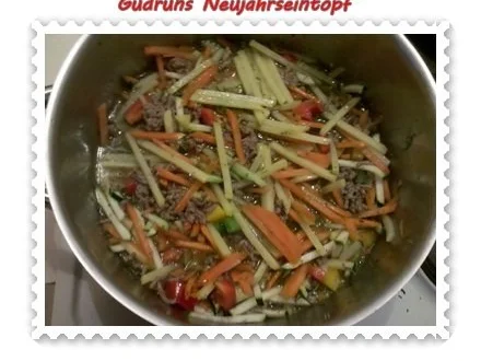 Rezept: Eintopf: Neujahrseintopf â la Gudrun Bild Nr. 6 Eintopf: Neujahrseintopf â la Gudrun - Rezept - Bild Nr. 6
