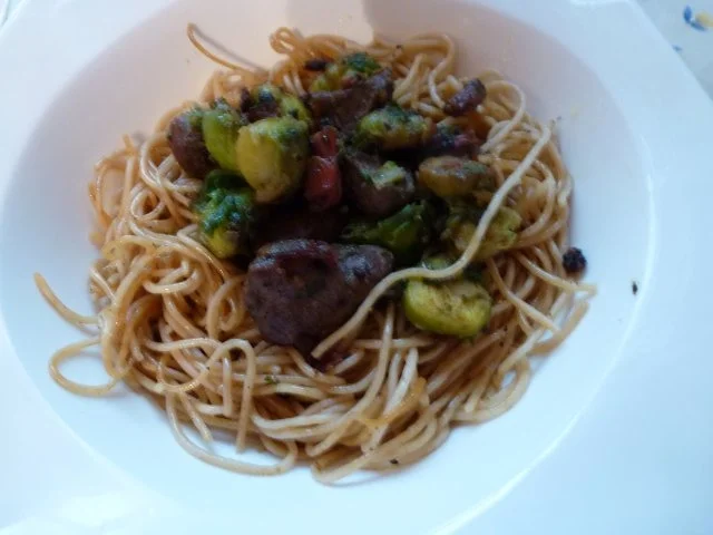 Rezept: Schinken-Hasenfilet-Rosenkohlpfanne Schinken-Hasenfilet-Rosenkohlpfanne - Rezept