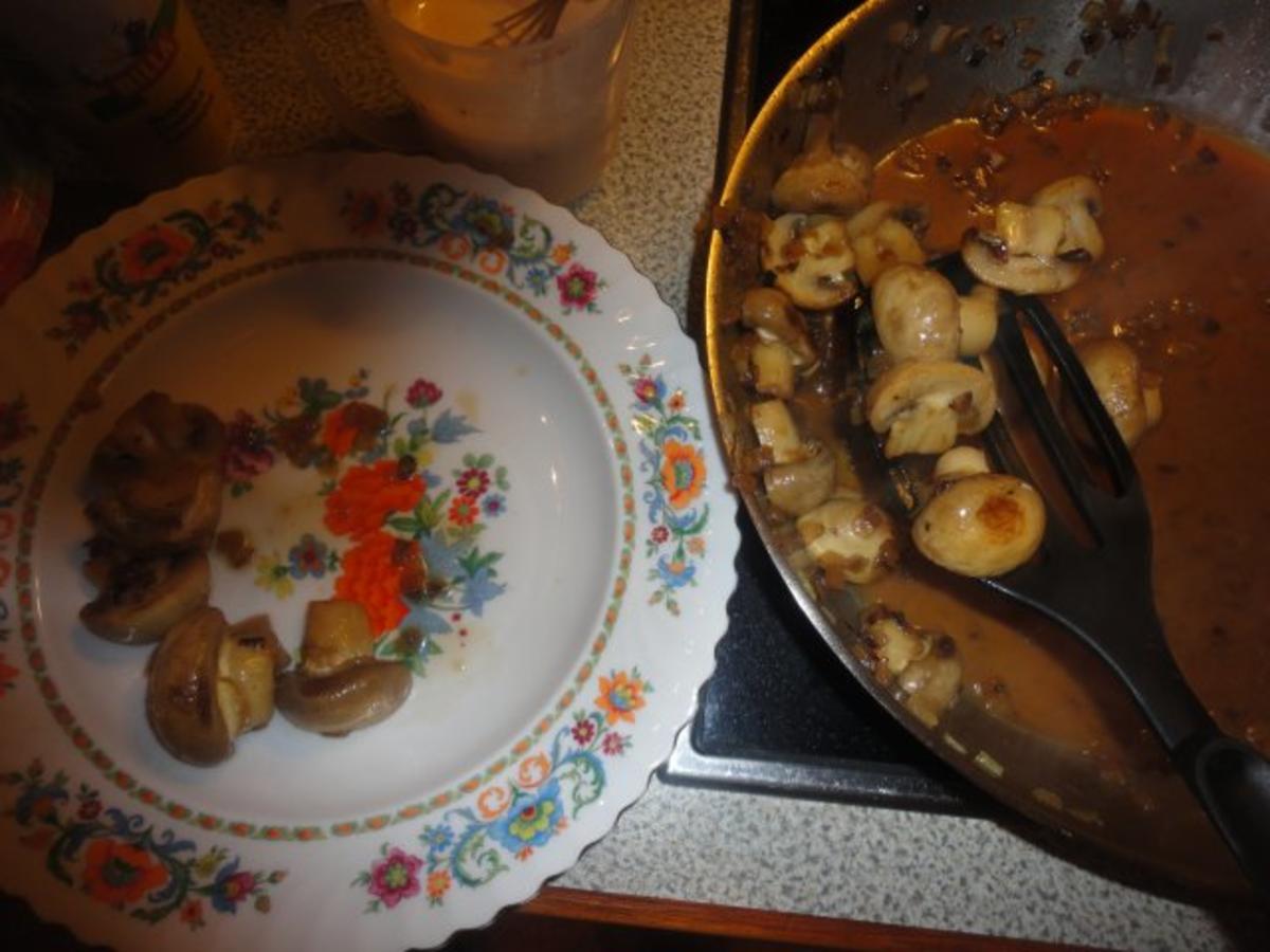 gefüllte Puten Röllchen mit Champignon Sauce &amp; Press Kartoffel - Rezept ...