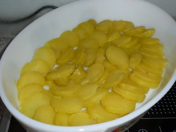 Rezept: Auflauf: Kartoffel - Porreeauflauf Bild Nr. 2 Auflauf: Kartoffel - Porreeauflauf - Rezept - Bild Nr. 2