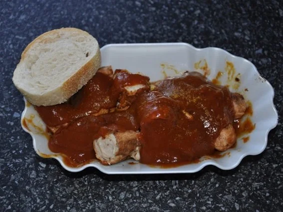 Currywurst mit selbstgekochter Soße - Rezept